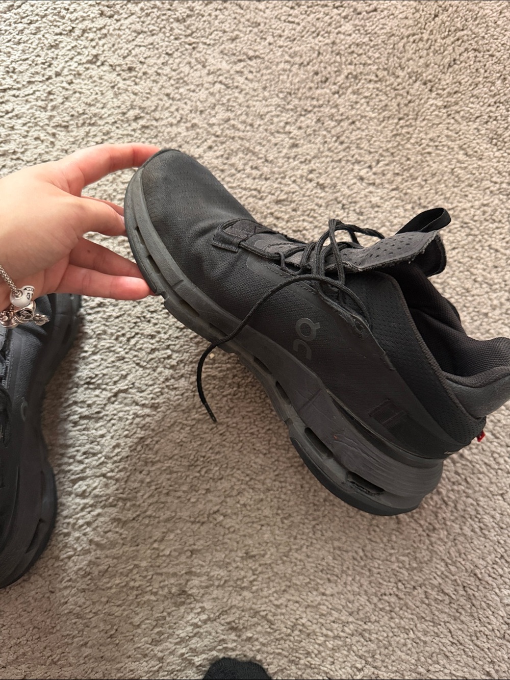On Running Men's/Women's Black Athletic Running Shoes - Picture 3 of 4